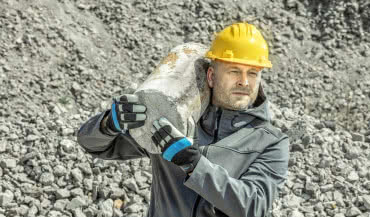 Nowoczesna odzież robocza Softshell – właściwości i zastosowanie