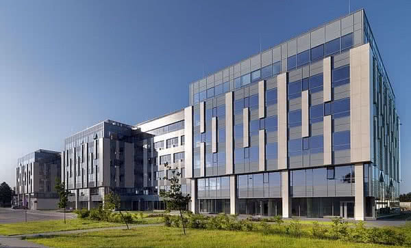 Przeszklenia marki Pilkington w Astrum Business Park